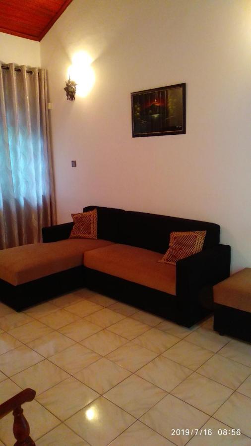Ceylon Travel And Stay Lodge باتارامولا المظهر الخارجي الصورة