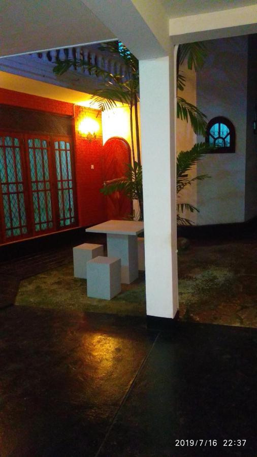 Ceylon Travel And Stay Lodge باتارامولا المظهر الخارجي الصورة