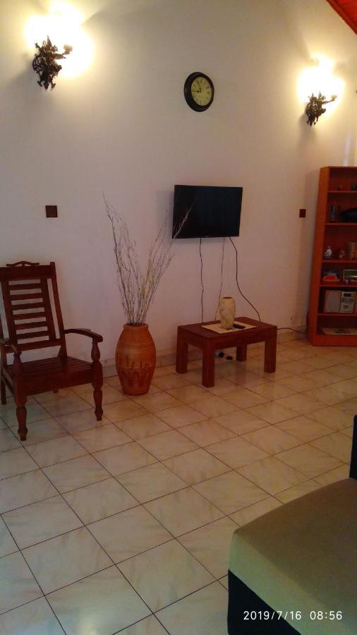 Ceylon Travel And Stay Lodge باتارامولا المظهر الخارجي الصورة