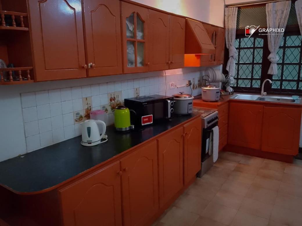 Ceylon Travel And Stay Lodge باتارامولا المظهر الخارجي الصورة